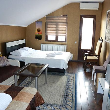 Luxors Garden Hotel Batumi Eksteriør billede