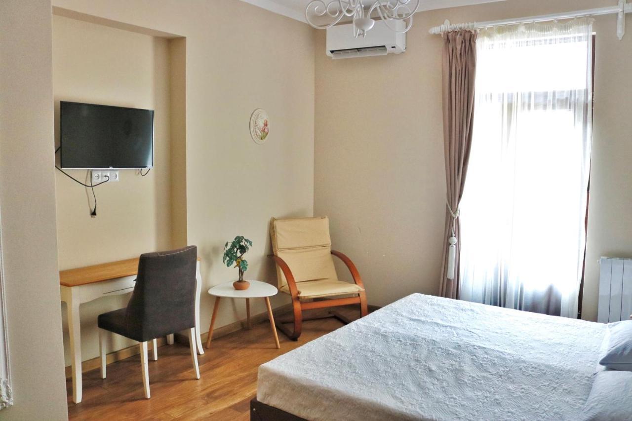 Luxors Garden Hotel Batumi Eksteriør billede