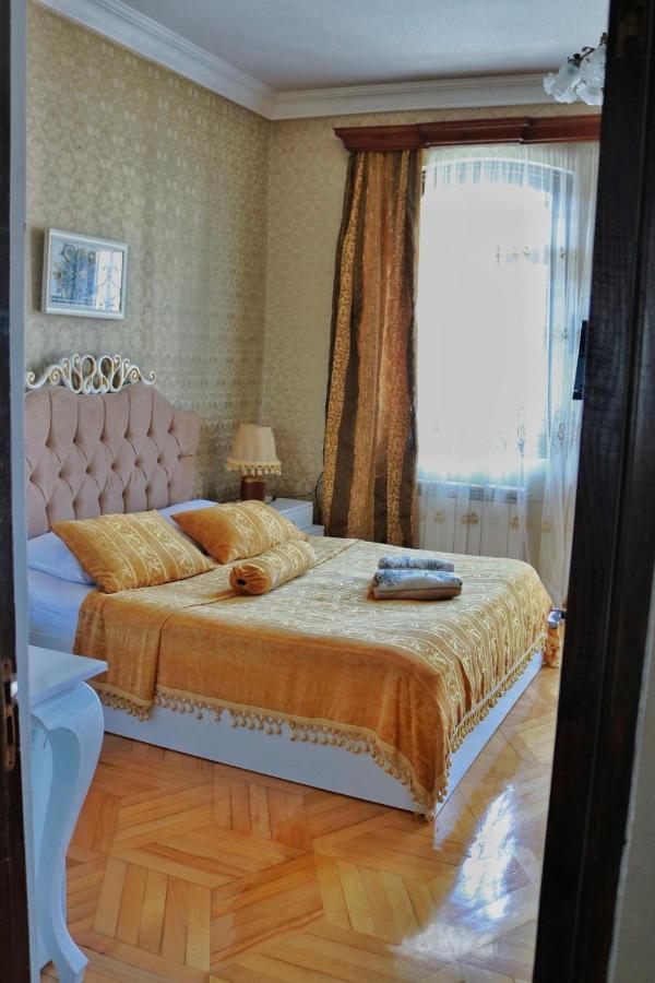 Luxors Garden Hotel Batumi Eksteriør billede