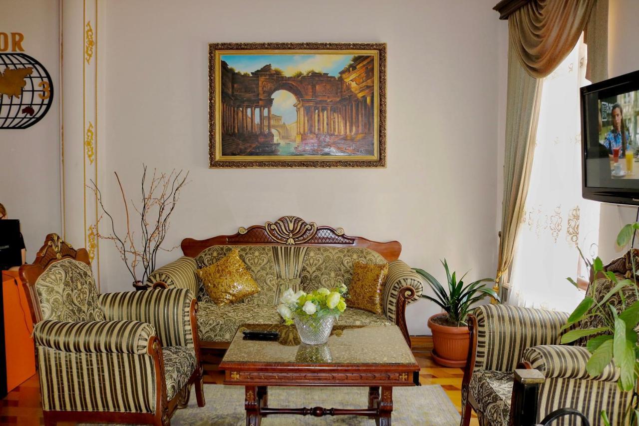 Luxors Garden Hotel Batumi Eksteriør billede