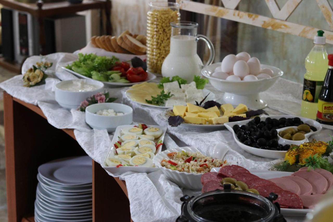 Luxors Garden Hotel Batumi Eksteriør billede